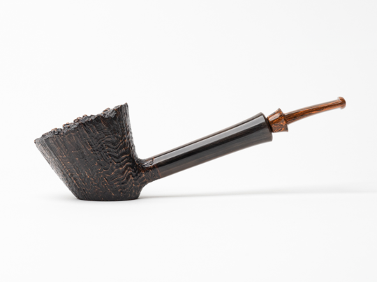 La Biota Sandblasted Dublin Sitter Tobacco Pipe (Horn Accent)