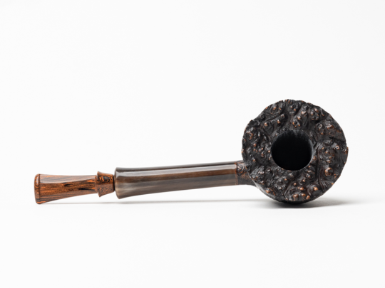 La Biota Sandblasted Dublin Sitter Tobacco Pipe (Horn Accent) - Image 3