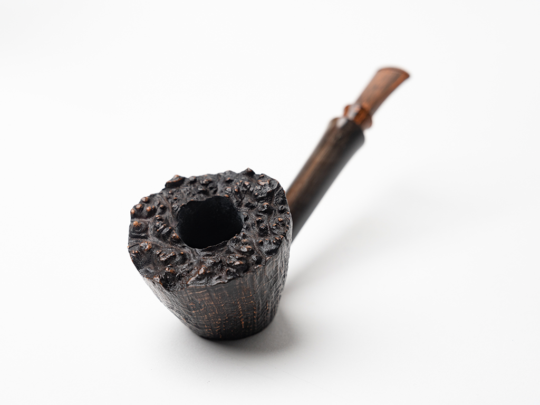 La Biota Sandblasted Dublin Sitter Tobacco Pipe (Horn Accent) - Image 7